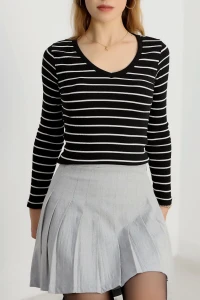 V Yaka Çizgili Kaşkorse Body Siyahekru - 70763.1748.