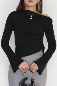 Zra Krep Kayık Yaka Drapeli Bluz Siyah - 70771.1918.