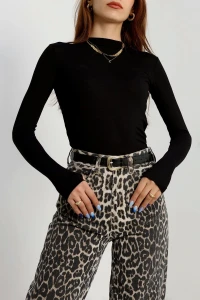 Dik Yaka Parmak Geçmeli Viskon Body Siyah - 40076.599.