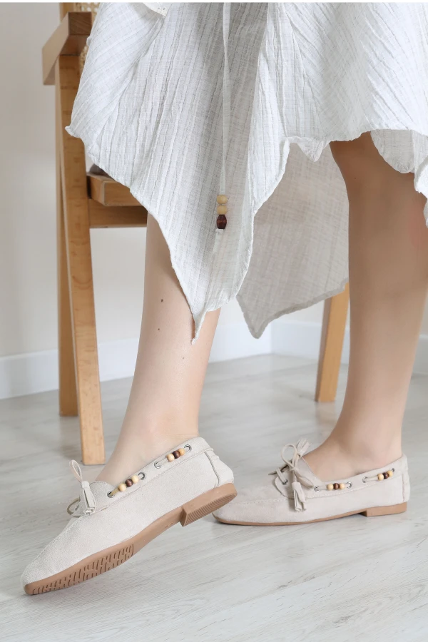 Boncuk Detaylı Püsküllü Loafer Babet Taş - 196.1846.