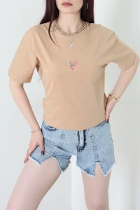 Suprem Nakışlı Oversize Tişört Camel - 31879.1878.