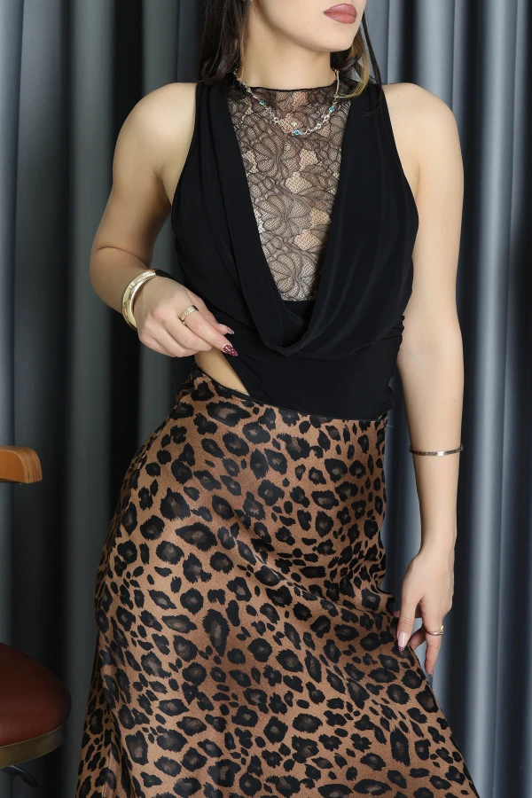 Sandy Kumaş Sırt Dantelli Çıtçıtlı Bluz Siyah - 71421.1380.