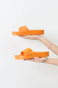 Hafif Yüksek Taban Tokalı Terlik Turuncu - 32715.264.