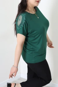 Omuz Dantel Detaylı Büyük Beden Viskon Bluz Zümrüt - 71479.1990.