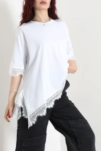 Kolları Ve Eteği Dantel Detaylı Asimetrik Kesim Penye Bluz Beyaz - 71482.308.