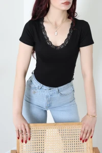 V Yaka Dantelli Viskon Kısa Kollu Body Siyah - 22268.200.