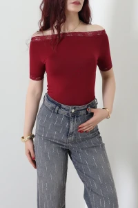 Madonna Yaka Dantelli İpeksi Viskon Body Bordo - 71649.1567.