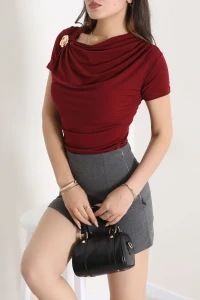 Asimetrik Yaka Toka Detaylı Kısakol Sandy Bluz Bordo - 71777.2023.