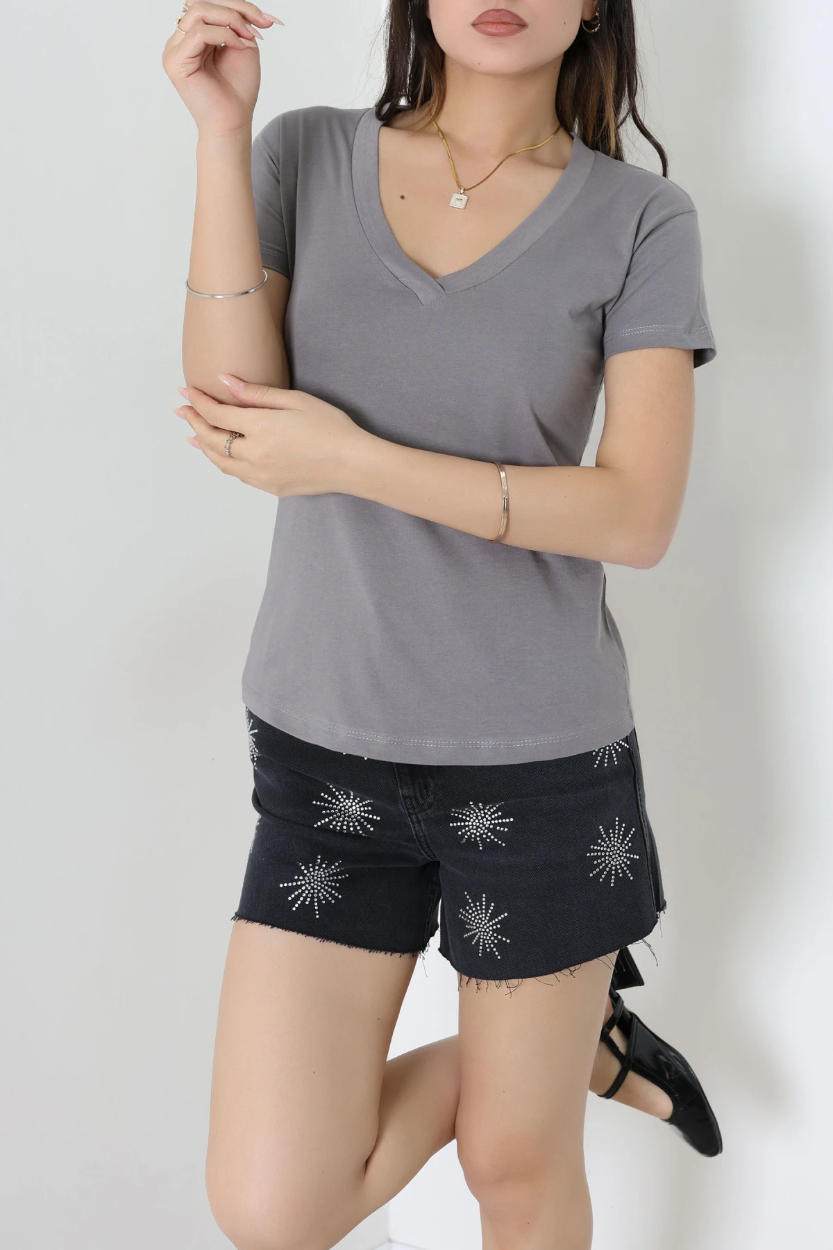 トップス litmus HP fluctuate chain cami grey V Yaka Kompak Lüx Penye Tişört Antrasit - 4001.1878. | HaydiGiy