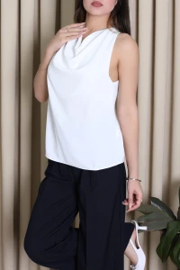 Cessika Kumaş Sıfır Kol Bluz Ekru - 75104.2201.